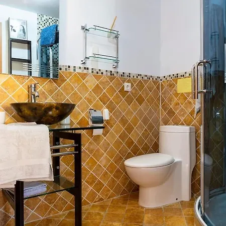 Espacioso Y Luminoso Duplex Con Buhardilla